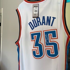 100% authentic autographed Kevin Durant jersey